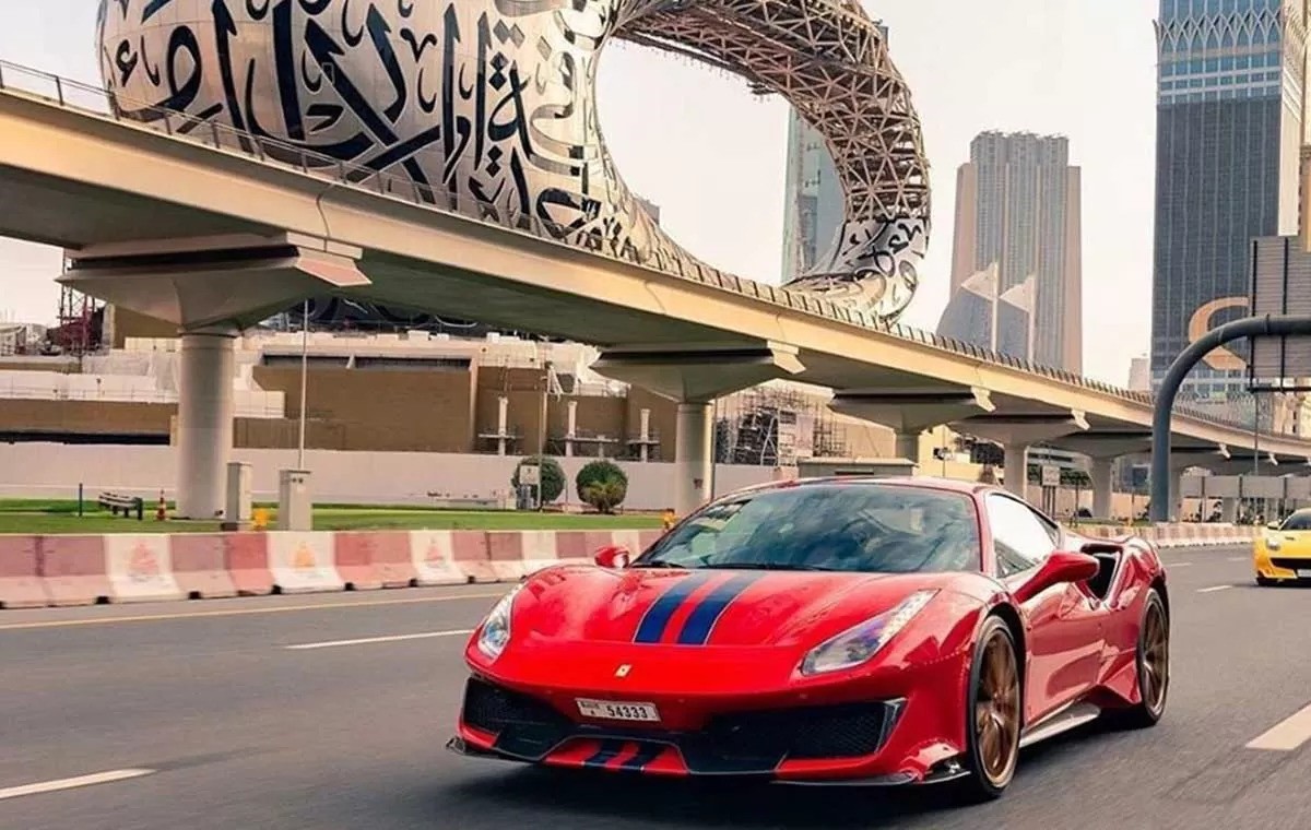 اجاره ماشین در دبی_کاماپرس