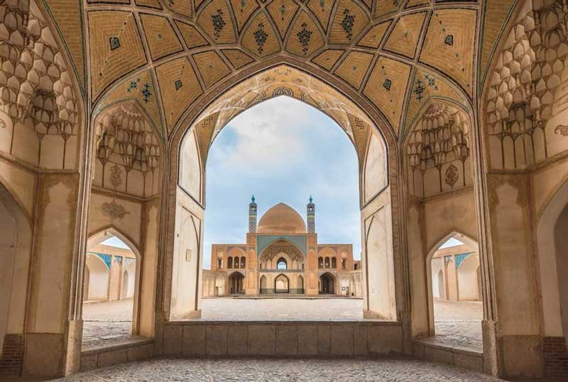 2-مسجد و مدرسه آقا بزرگ