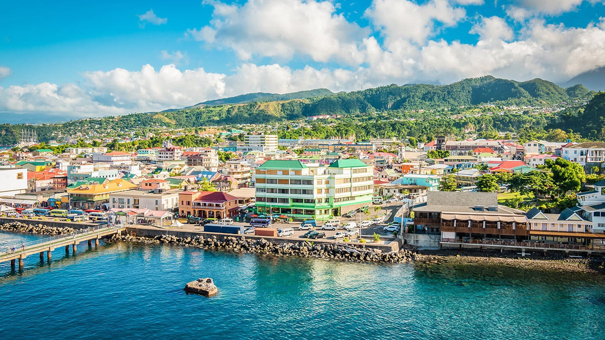 تابعیت دومینیکا-کاماپرس